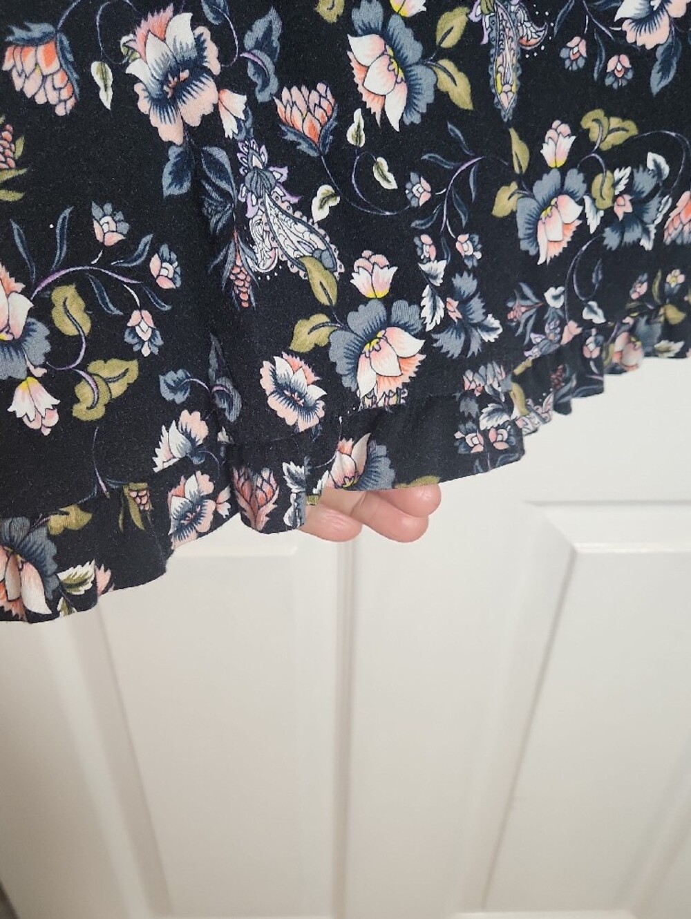 LOFT Black Floral Ruffle-Hem Long Sleeve Top - Picture 6 of 7